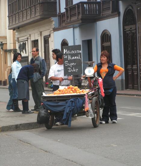 vendeur de fruits à Lima